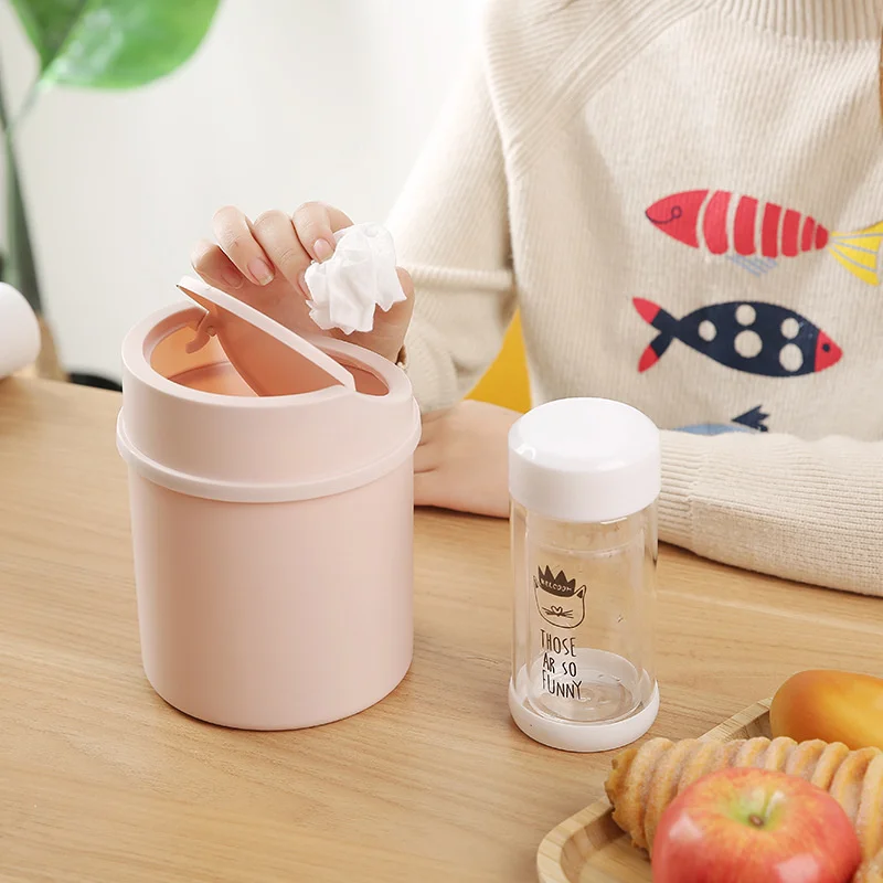 سلة مهملات مكتبية صغيرة مع غطاء متأرجح على سطح الطاولة سلة قمامة صغيرة سطح الطاولة سلة نفايات مغطاة بالبلاستيك لمكتب المكتب المنزلي #4