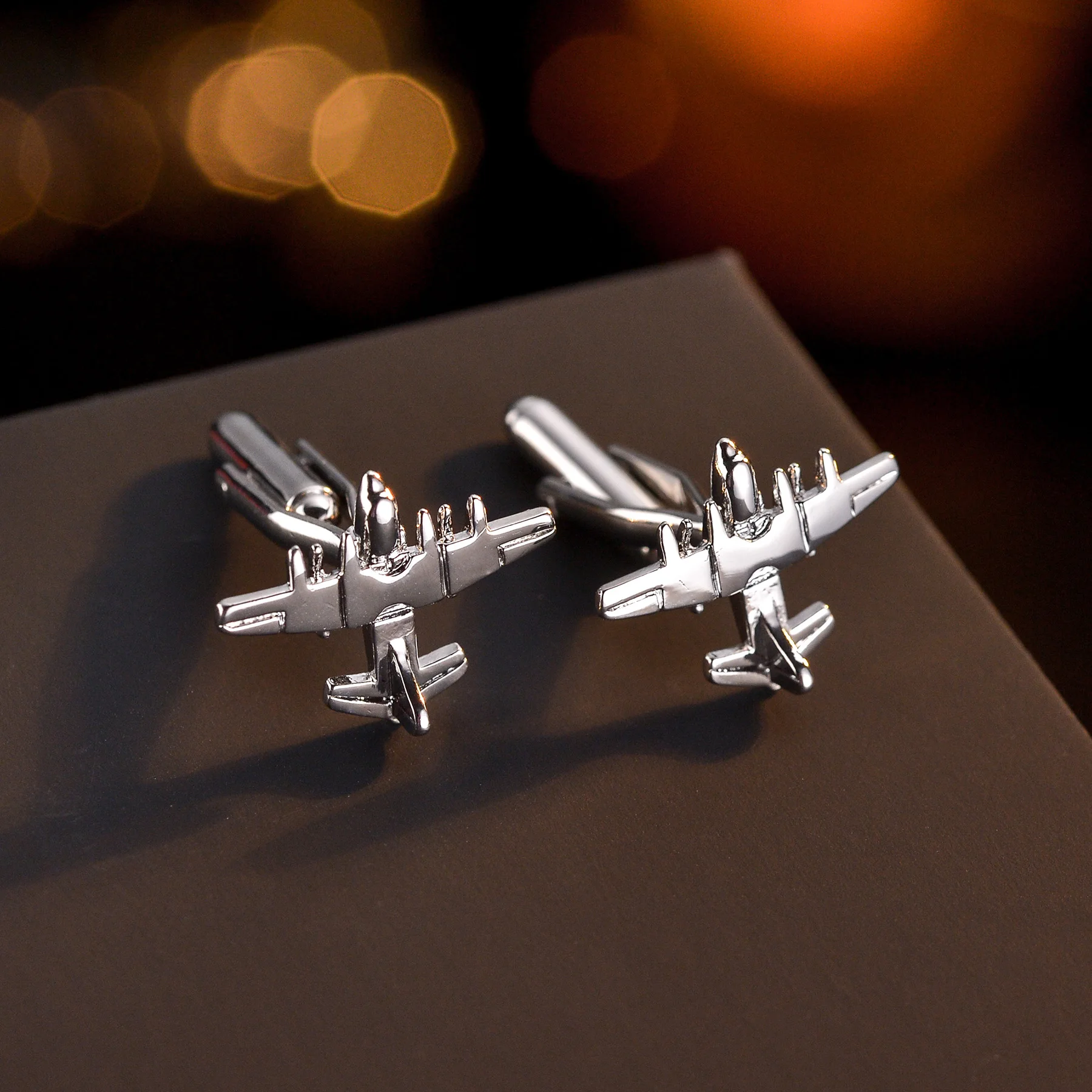 Funny Airplane Cufflinks Men's Shirt Cufflink War Style Gifts to Father Friends Birthday Men Accessories Luxury Twins