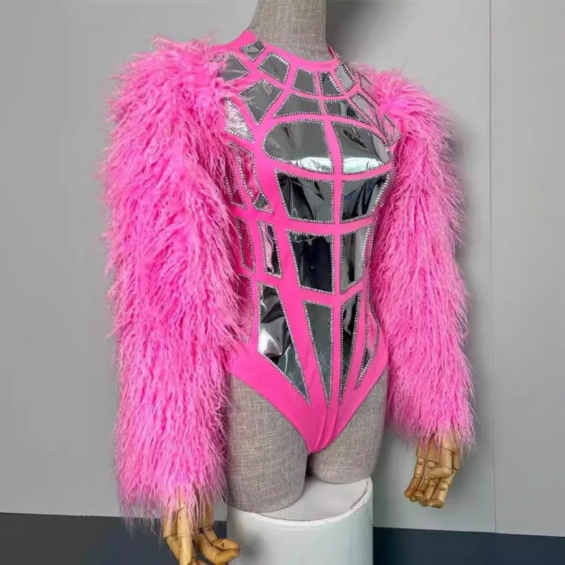 2025 Abiti da spettacolo per bar e discoteca Abiti da performance sul palco alla moda e sottili in pelle lucida con giunture grandi e soffici rosa