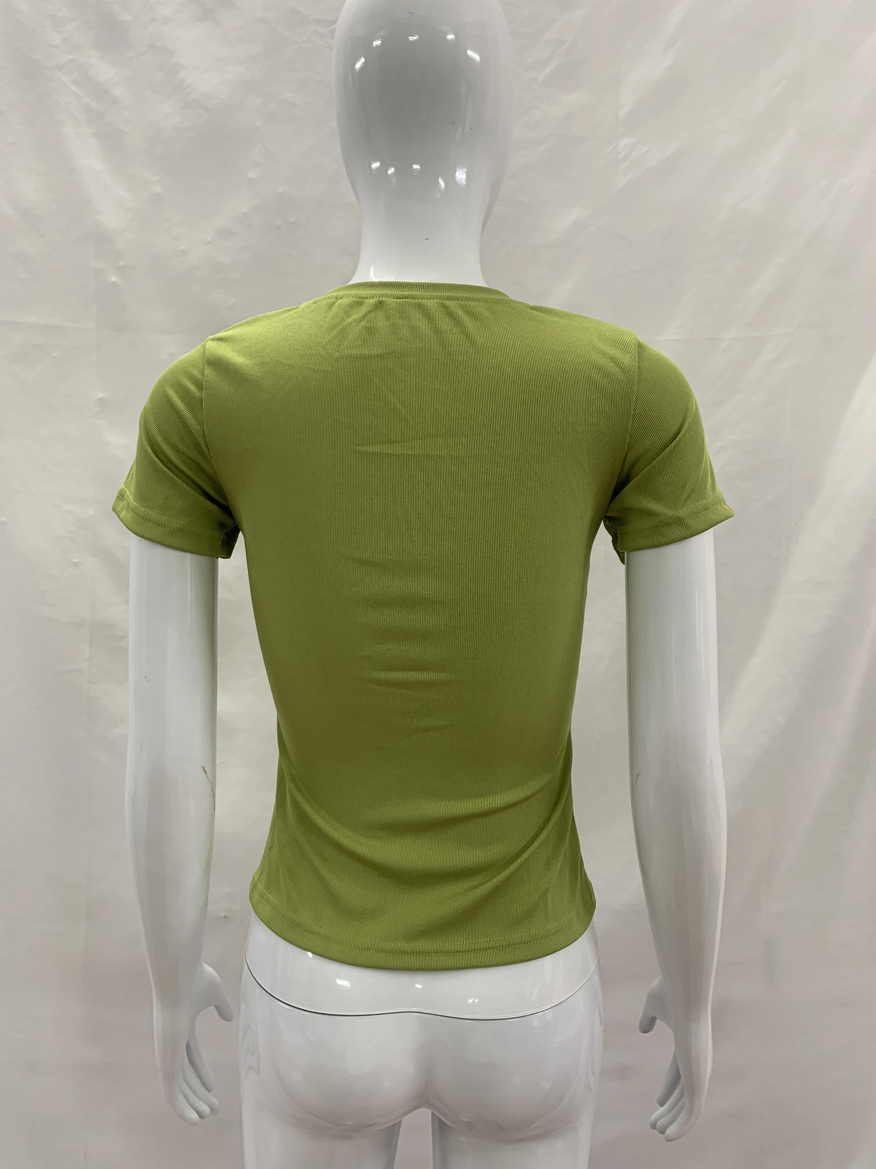 Retro College Style Slim Kurzarm-T-Shirt mit V-Ausschnitt und Knopfdesign, Digitaldruck, kurze Spice Slim Kurzarm-T-Shirt. – Detail 11