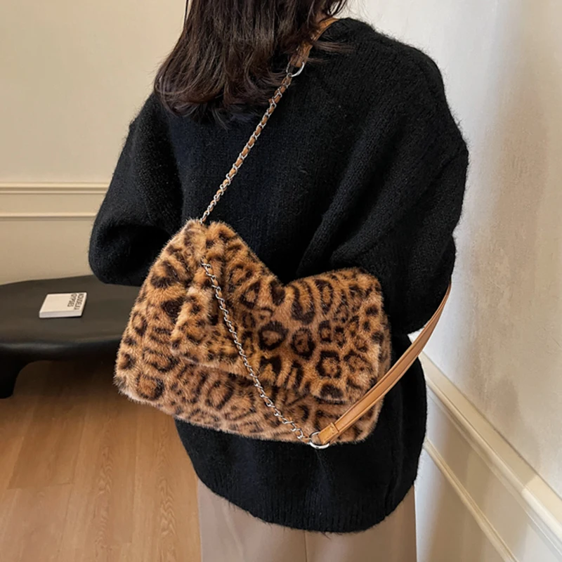 

Leopard Pattern Plush Handbag for Women Large Capacity Autumn Winter Versatile Chain One Shoulder Bags Work Commuter Tote Bag