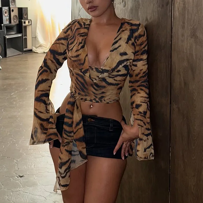 

Sexy Deep V-neck Leopard Print Long Sleeve Top for Women Spicy Girl 2025 Autumn New Long Sleeve Lace-up T-shirt Streetwear