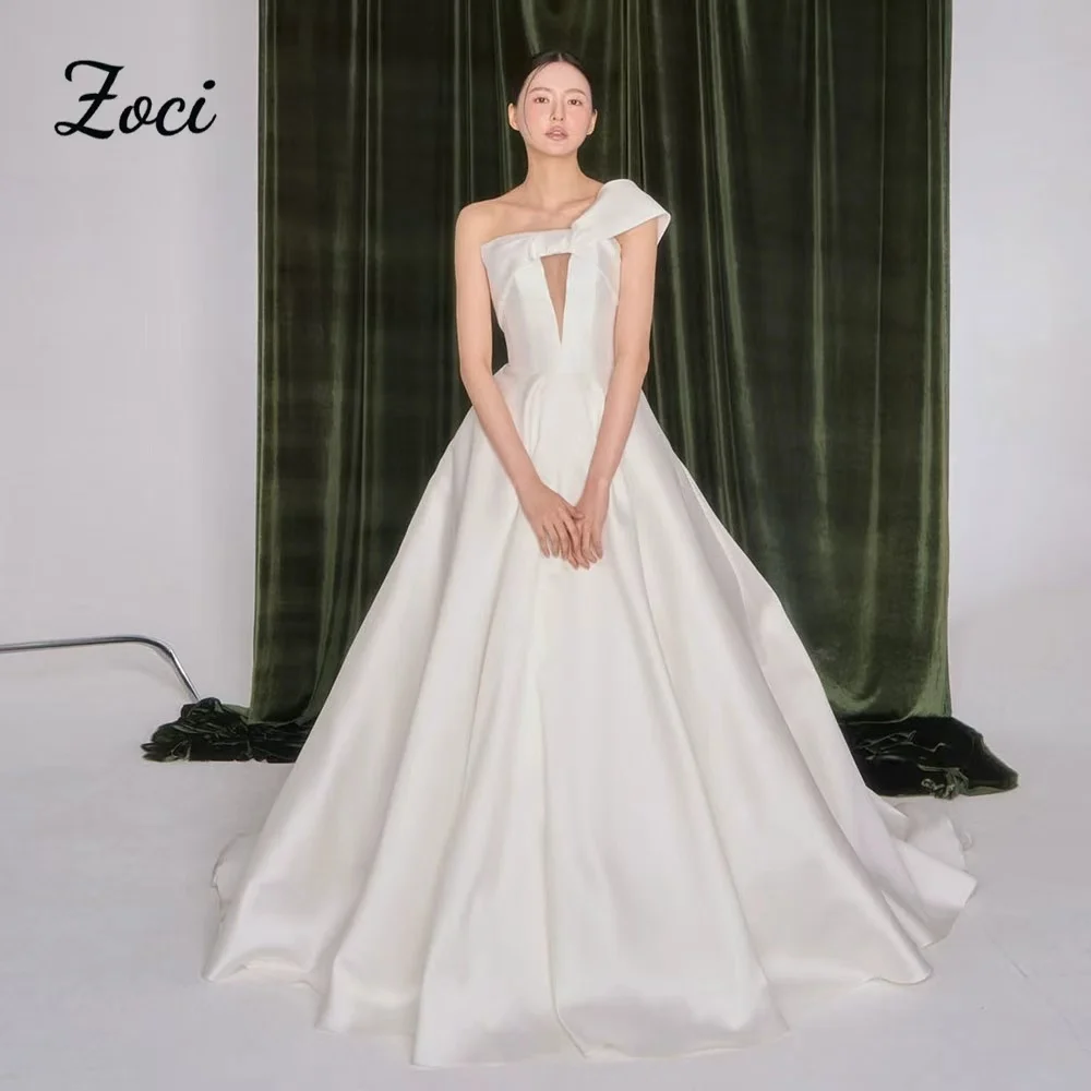 Zoci une épaule Satin une ligne corée robes de mariée balayage Train Illusion col en V Photos Shoot robes de soirée Corset personnalisé