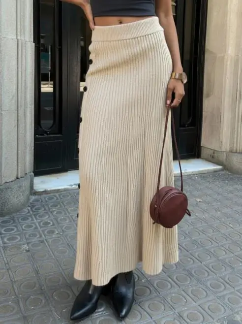 

2025 Autumn/Winter New Women's Fashion and Leisure High Waist Side Buckle Design Slim fit Split Knitted Half body Long Dress