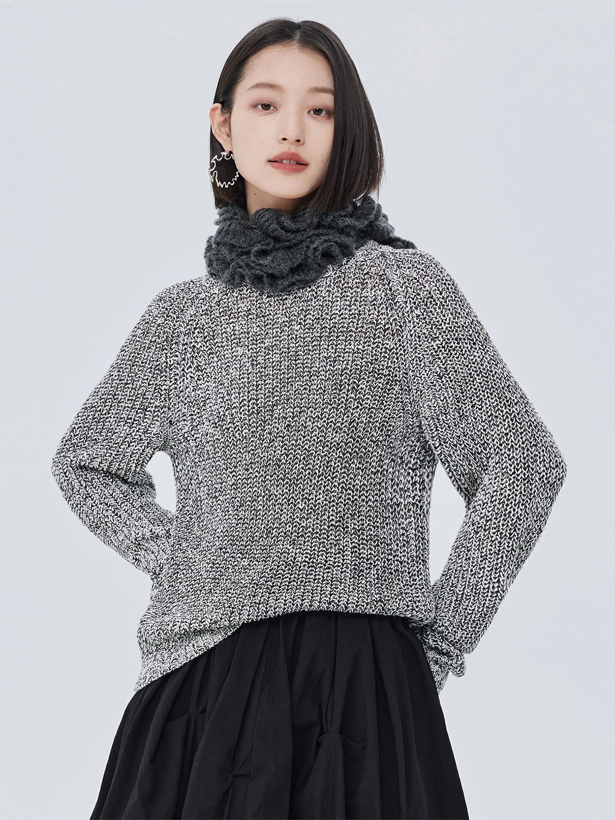 Suéter Holgado de Manga Larga con Cuello Redondo para Mujer, Primavera-Otoño, Grueso de 680g, Diseño con Inserciones en los Hombros, Color Blanco, Sésamo y Negro