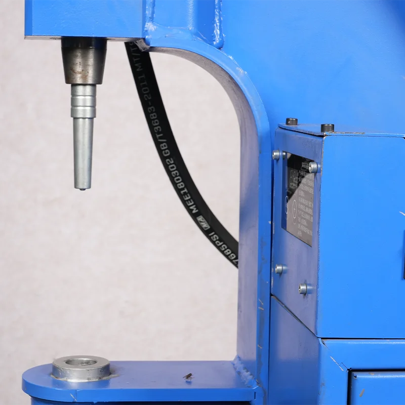 الصين مصنع توريد سعر جيد 220 فولت الفرامل بطانة برشام آلة الفرامل آلة التثبيت للبيع