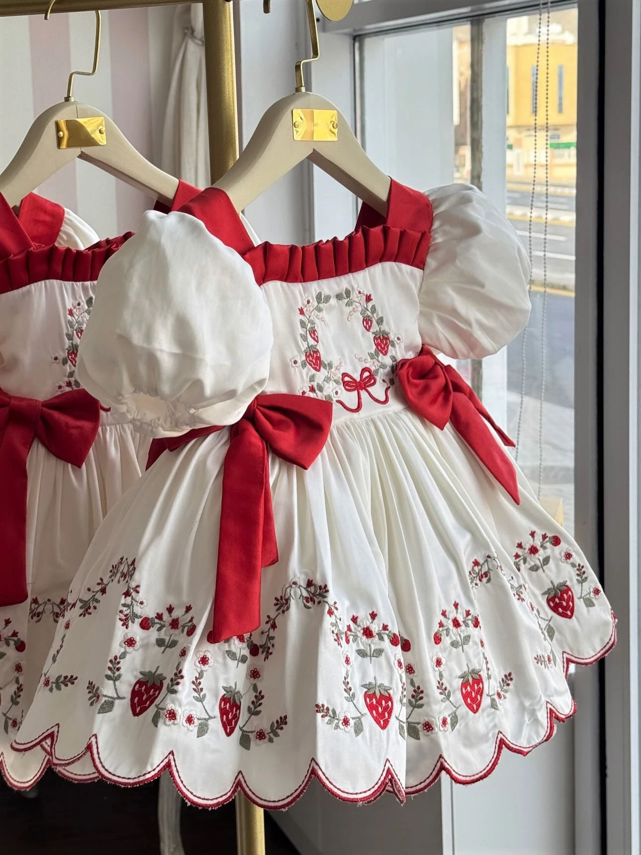 Summer Girl Sweet Strawberry Embroidered Bow Bubble Sleeves White Puffy Dress for Casual Party Birthday Wedding Photography B659