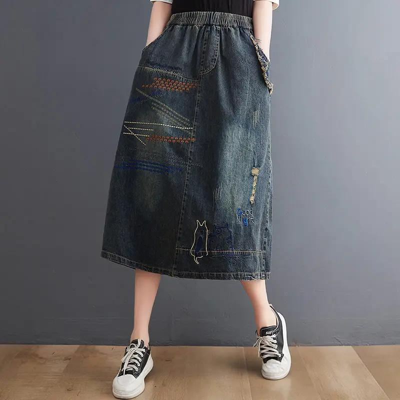 2025 Spring Summer Women\'s Embroidery Washed Denim Skirt Elastic Waist Vintage Jeans Loose Grinding White Hole Midi Saias H849