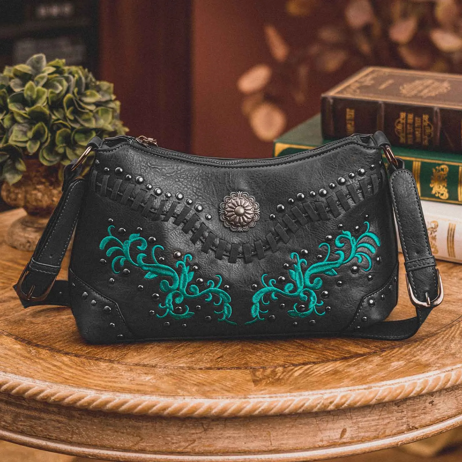 2023 New Celela Original Design Women's Handbag Luxury Designer Bag Embroidered Studs Ladies Messenger Tote Bag Leather Bag