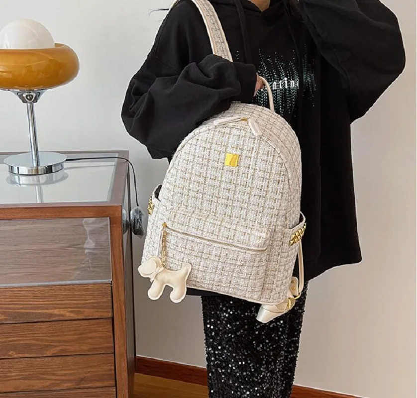 Hot Sale Luxury Korean Fashion High Quality Woolen Travel Backpack Large Capacity Shoulder Bags School Bag Casual Rivet Bagpacks