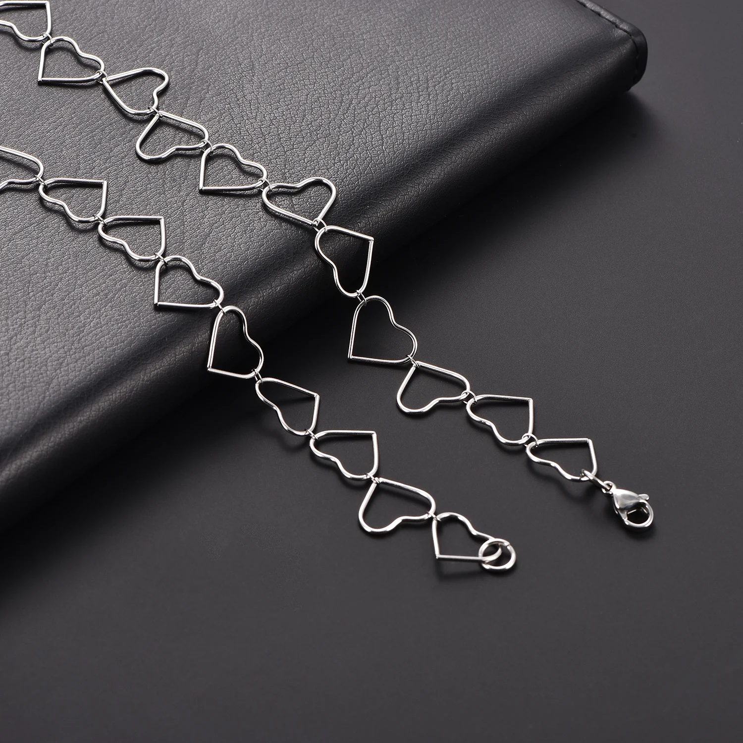 Silber/Goldfarbene Herz-Damenhalskette, Süße Edelstahlkette, Zierliche Hohlkette, Handgefertigte Metall-Schmuckteile – Detail 4
