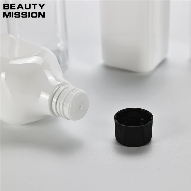 Clear White 250ML X 25 Square Plastic Bottle With Screw Lid Empty Cosmetic Toner Essential Oil Packing PET Refillable Container