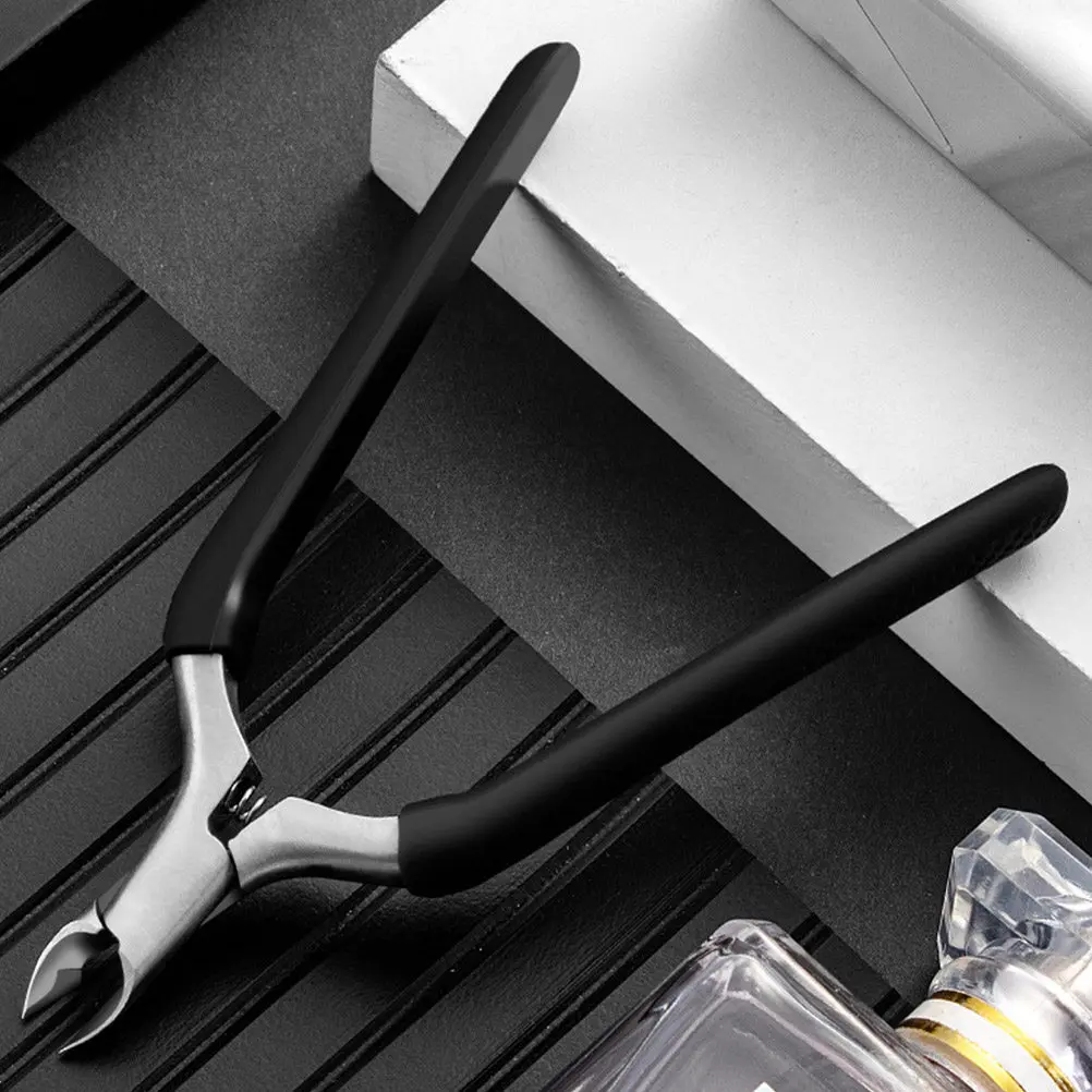 

1 шт. Кусачки для кутикулы из нержавеющей стали, черные, с удобной ручкой, профессиональный инструмент для маникюра и педикюра, для домашнего использования