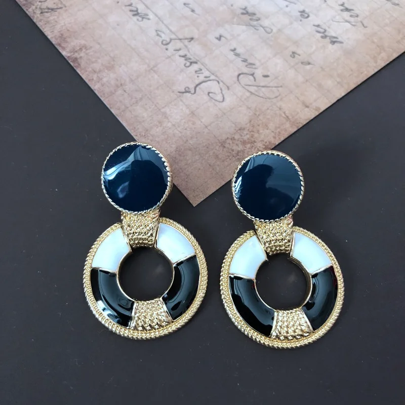 SIMPLE EAR STUD Black white stitching contrasting color 925 silver needle earrings white pearl earrings