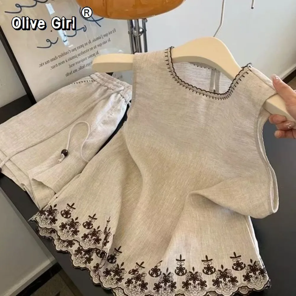 Image of Olive Girl Übergroßes Damen-Set aus T-Shirt und Shorts, Leinen-Stickerei, elegantes, florales, lockeres Shorts-Set, Sommermode-Kleidung