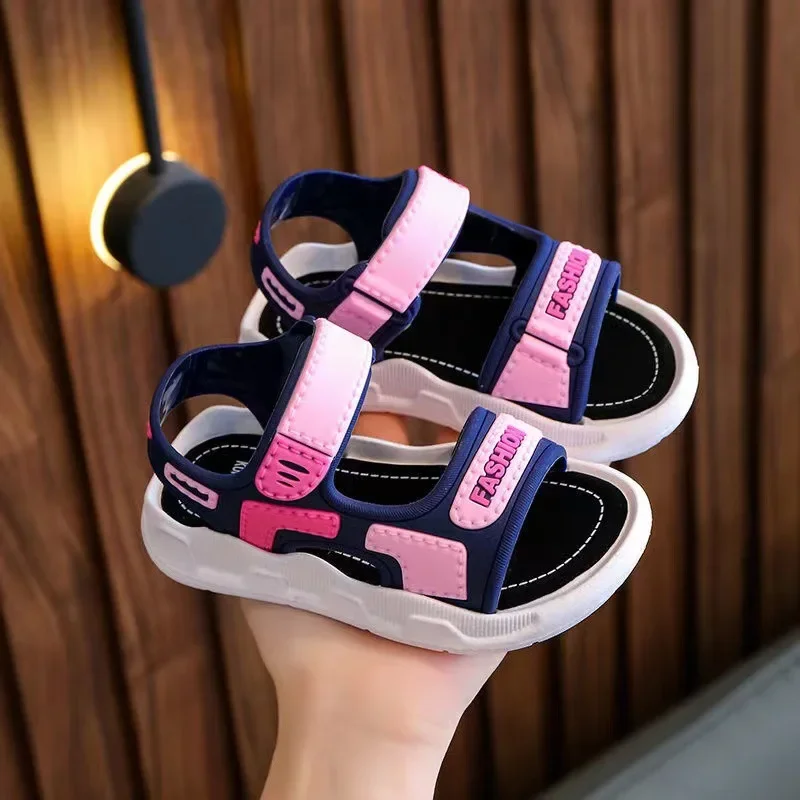 New children\'s summer boys and girls sandals Korean version of primary school students non-slip soft sole non-slip beach sandals