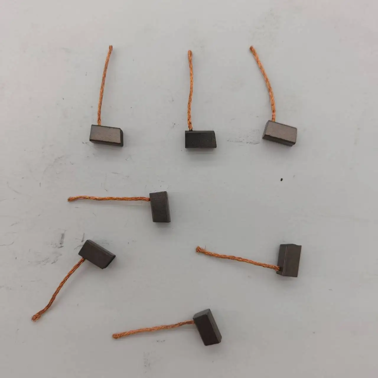 50 Pieces 6*6*11 Ts-0043 Suitable for Peugeot 307 125391 Motor Carbon Brushes, Carbon Brushes of the Same Size Are All Compatible
