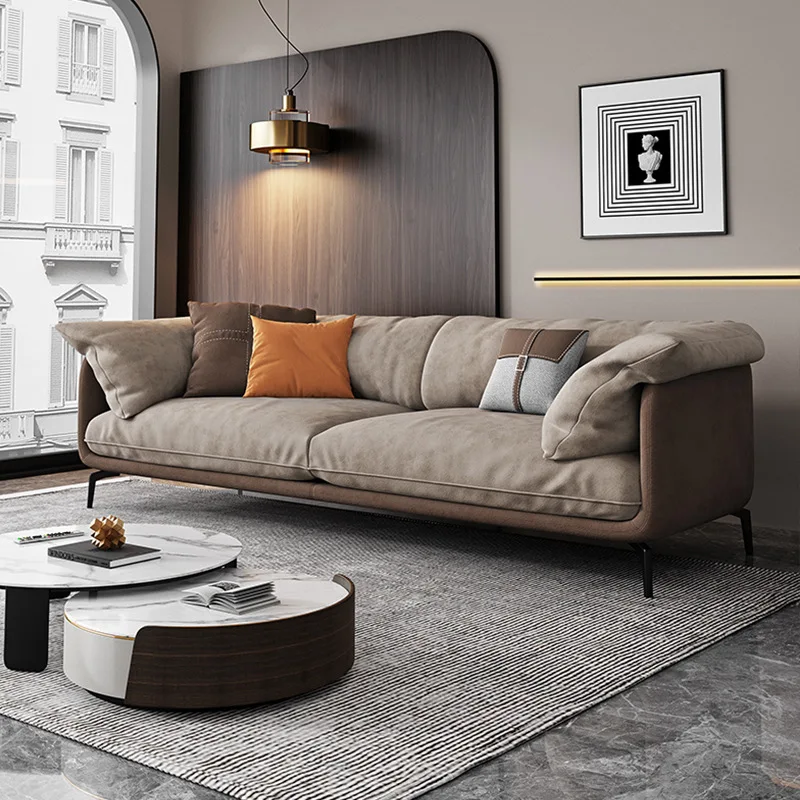 Italienisches Stoffsofa mit leichter Luxustechnologie