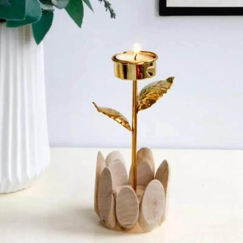 Candelabro metálico dorado con base de madera – Portavelas decorativo para bodas - imagen 3