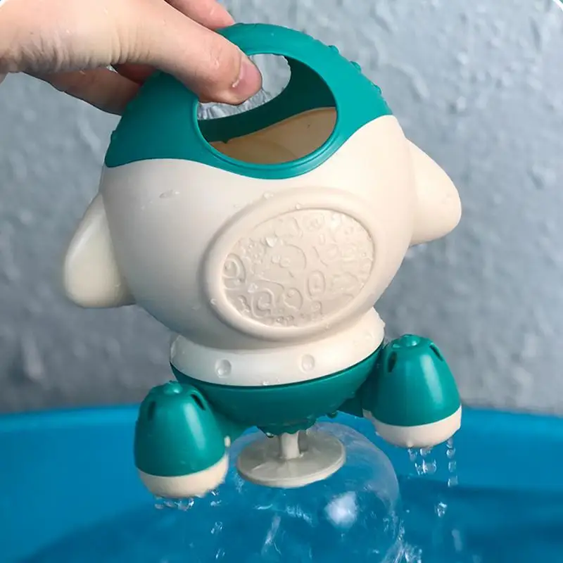 Bades pielzeug für Babys Cartoon Raum Rakete Badewanne Spielzeug rotierendes Spray interaktives Sommer Kleinkind Wasserspiel zeug für Badezimmer Dusche