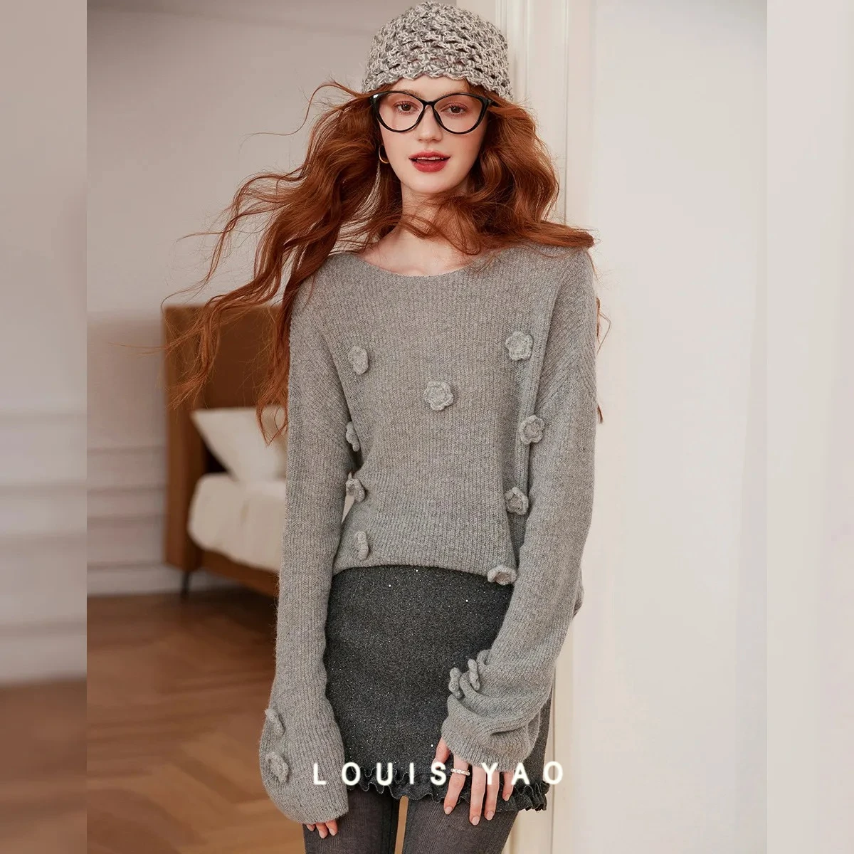 

LOUIS YAO New Sweet Flower Decorative Wool Sweaters 2025 Autumn/Winter Off Shoulder Sleeves Top Round Neck Women's Pullovers