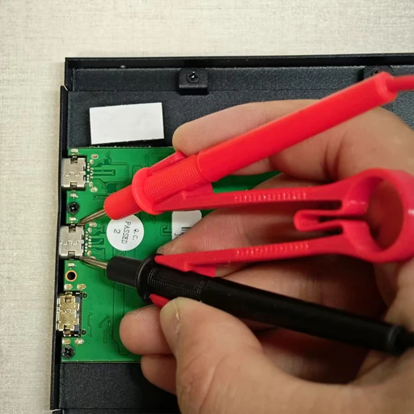 

Multimeter Probe Holder, one-handed multimeter aid, holds meter needle to adjust equipment