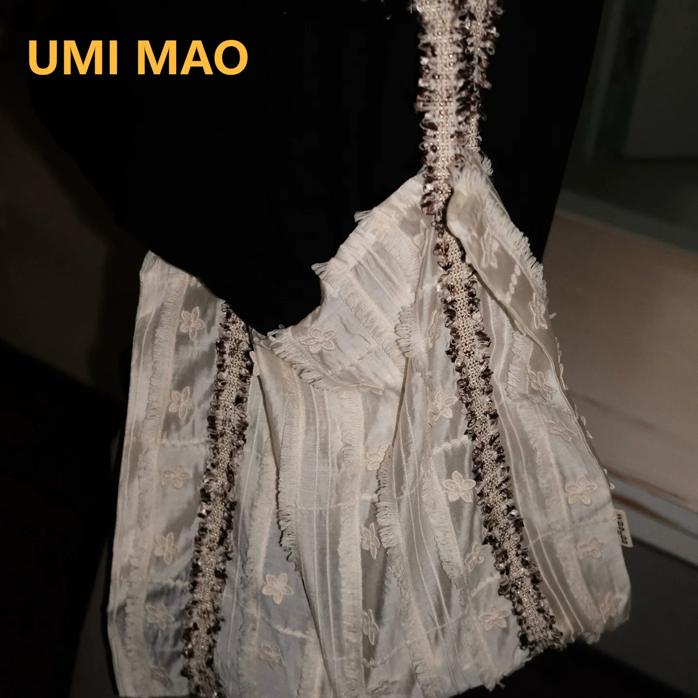 UMI MAO Spring Niche Design Floral Webbing Textured Summer Canvas Large Capacity Portable Shoulder Bag
