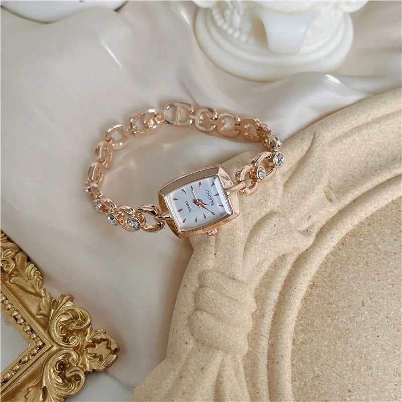 The Small Dial Bracelet Watch Women Ultra Thin Alloy Band Antique Quartz Watch Relogio Feminina