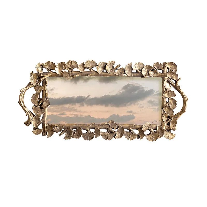 

New medieval light luxury French gold carved tray bedroom living room dining room decorative plate palace retro shot