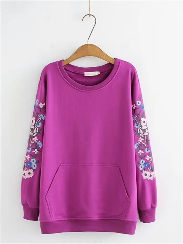 Plus Size Women\'s Clothing Spring Autumn Long-Sleeved T-Shirt Loose Sweatshirt With Embroidery Plum Blossom Pattern On Both Arms