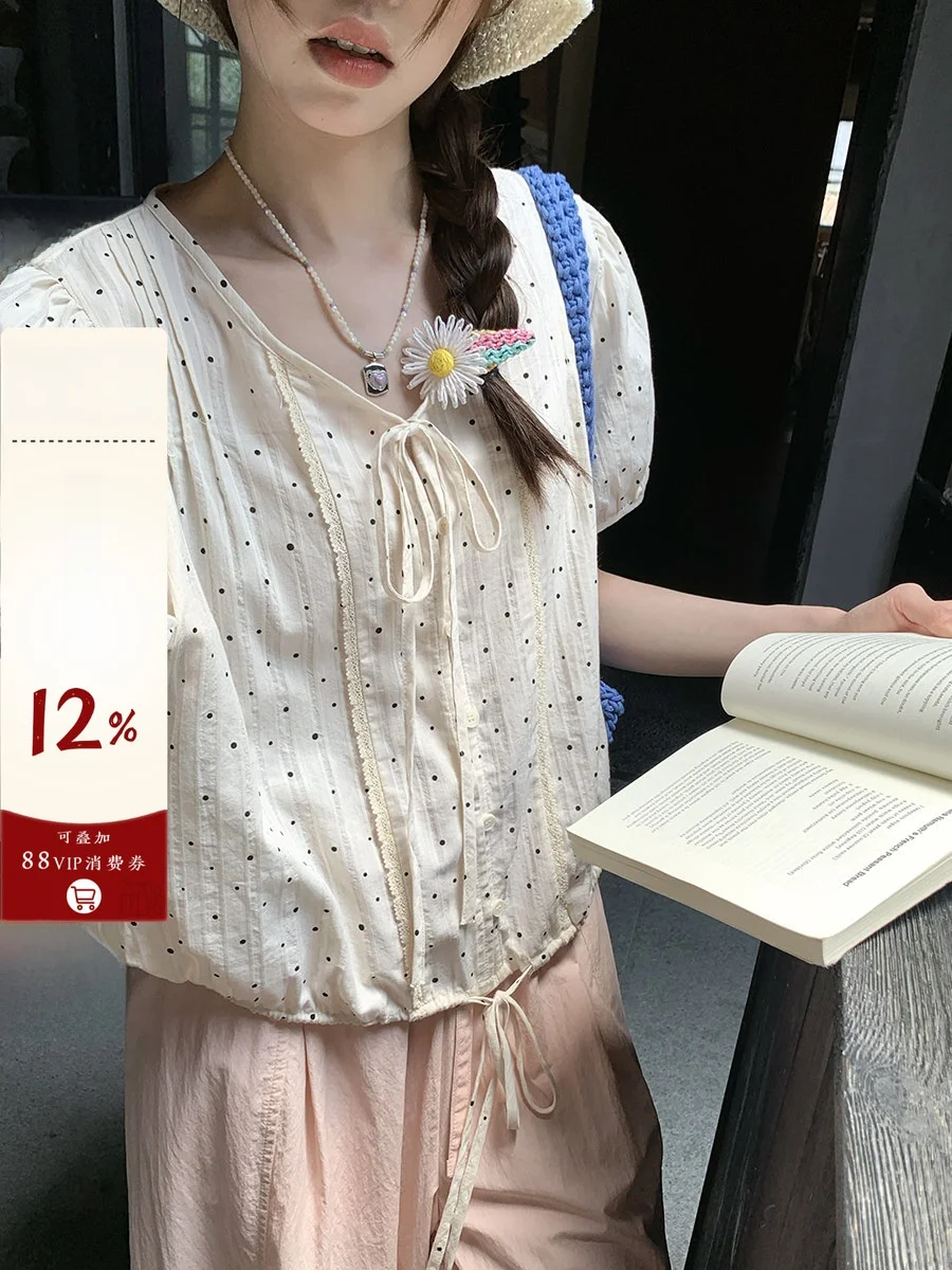 

Holli Korean Retro Floral Lace Patchwork Dstring Tie Polka Dot Women's Top Summer 2025 New Sle Bubble Sve V-ne