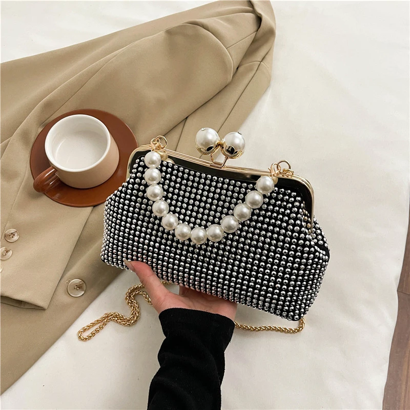 

Модная сумка из искусственной кожи с заклепками и жемчугом, однотонная универсальная сумка на плечо с цепочкой, лидер продаж, сумки для женщин Bolsas Femininas