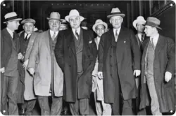 Gangster Mobster AL Capone Criminal Mob Mafia Poster Metal Tin Sign Wall Art Plaque Decor for Home Bar Pub Club Cafe 8x12 inch