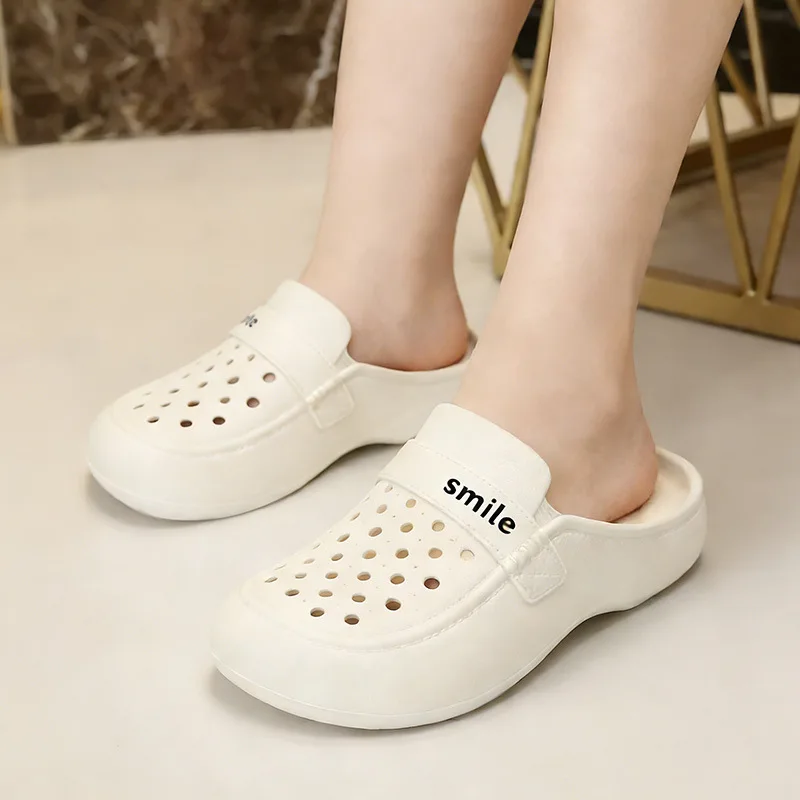 Women's Flat Bottom Sandals Summer Outdoor Wear Waterproof Anti-Slip Beach Hollow out Slippers Convenient Injection Molding