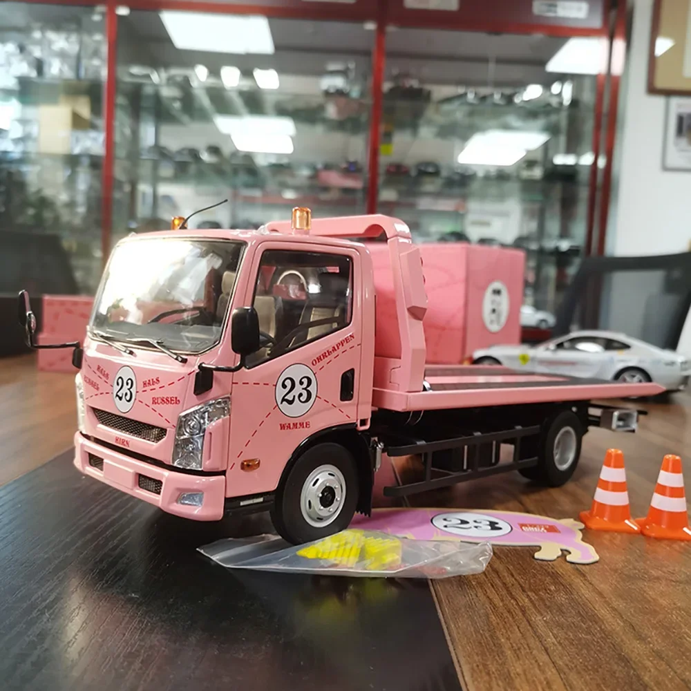 Die-cast 1:18 Scale Simulation Alloy Tow Truck Road Rescue Vehicle Pink Pig Painted Flatbed Trailer Model Scene Ornament Display