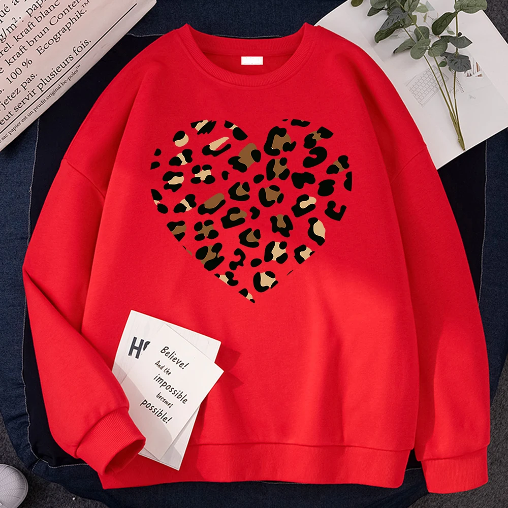 Autumn Funny Women Pullover Simple Broken Leopard Heart Print Hoodie Warm Comfortable Sweatshirt Crewneck Fleece Female Clothes