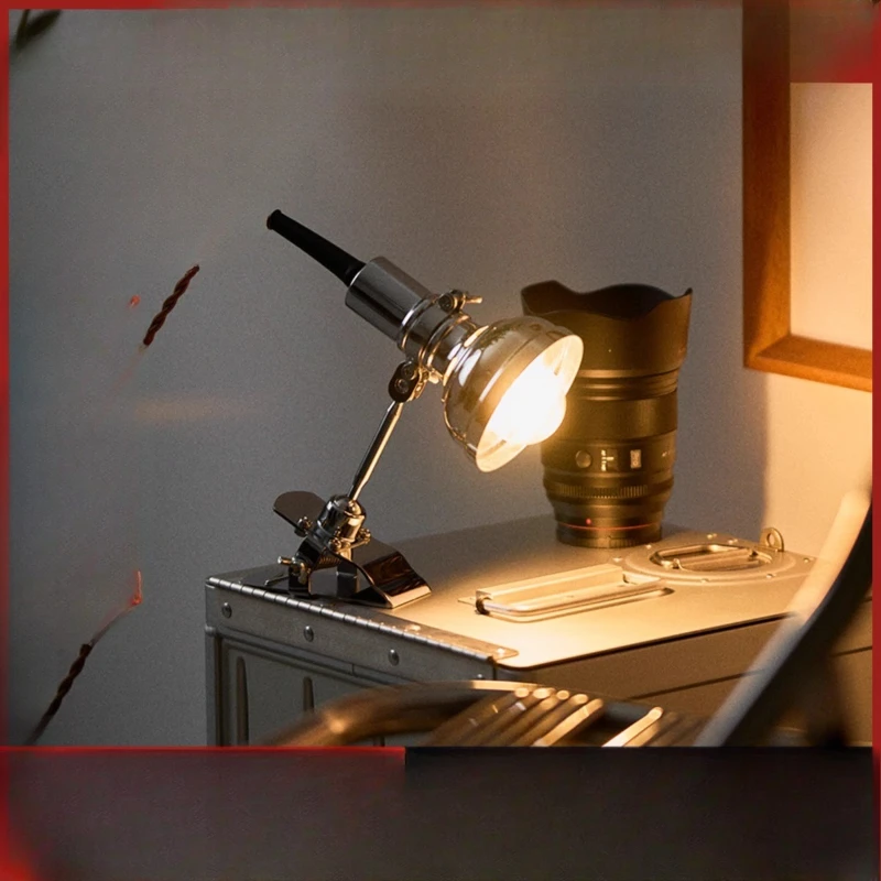 

Retro industrial wind clip table lamp Adjustable bedside cafe Medieval bedroom atmosphere clip lamp