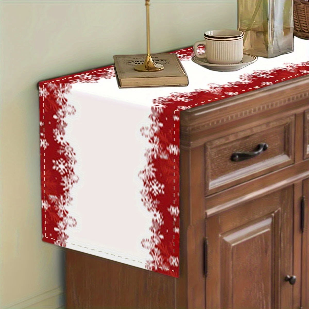 VIKAMA Christmas Red and White Snowflake Table Runner Holiday Gathering Party Table Runner Home Decor