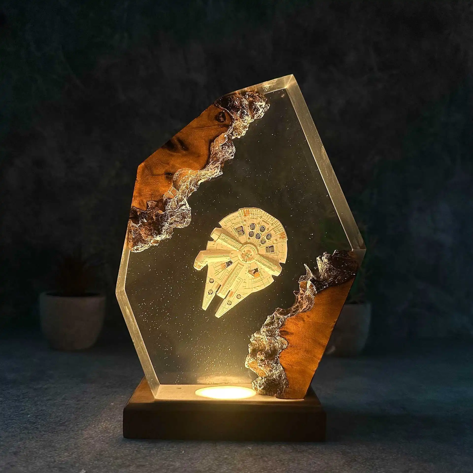 

Spaceship Resin Lamp Elden Ring Theme Night Light Creative Art Decoration Millennium Falcon Table Lamp USB Charging