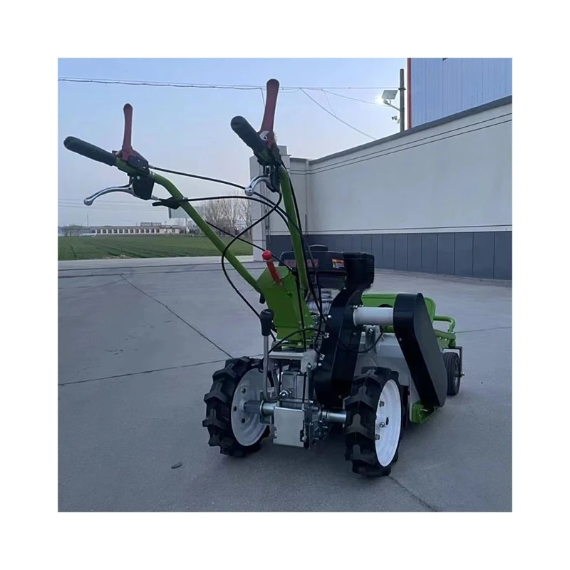 Wasteland reclamation self-propelled mowing and returning to the field New weeding artifact