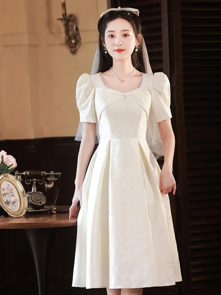 High end white dress 2024 new women can wear French square necked small white dress during registration, small bride