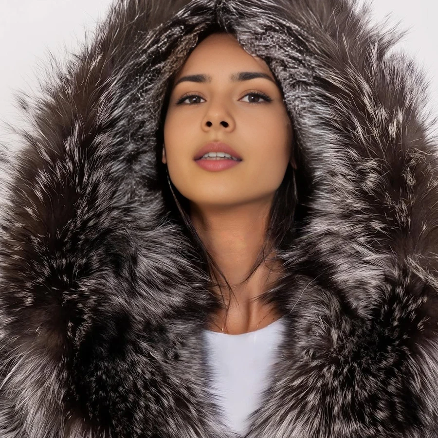 Echter silberner Fuchspelzmantel mit Kapuze, abgeschnittene Fuchspelzjacke, Damenjacke mit Naturfell, meistverkaufte Oberbekleidung aus echtem Fell