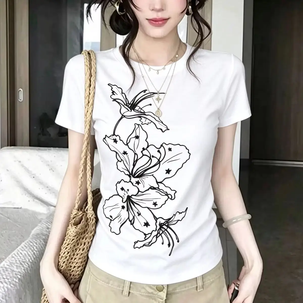 Women White T Shirt Black Line Floral Print Ladies Casual Short Sleeve Tee Minimalist Flower Outline Graphic Slim Fit Top