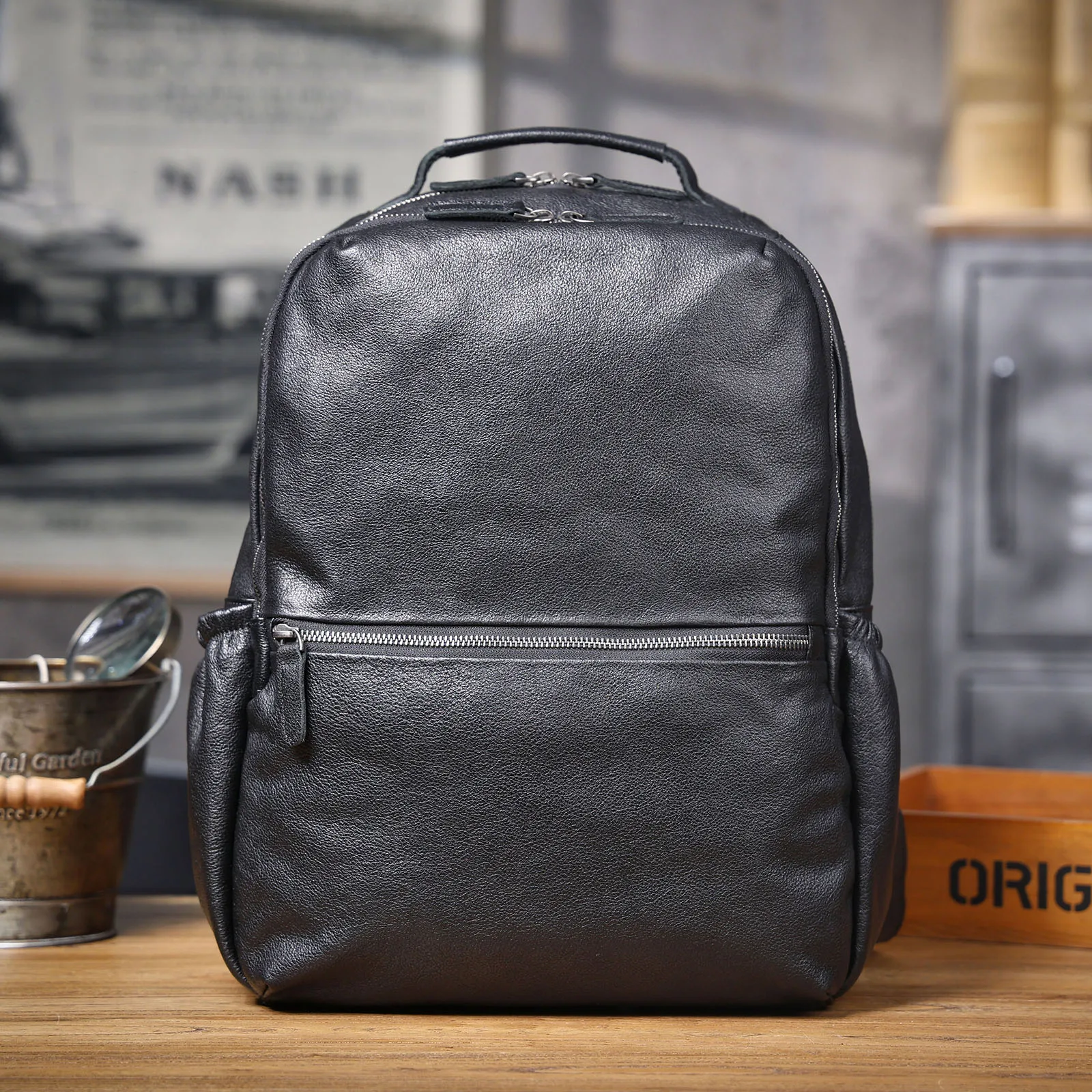 Lässiger Echtleder-Rucksack für Herren, Laptop-Tasche für Männer, Reisetasche aus hochwertigem Rindsleder, modischer Preppy-Stil. – Detail 8