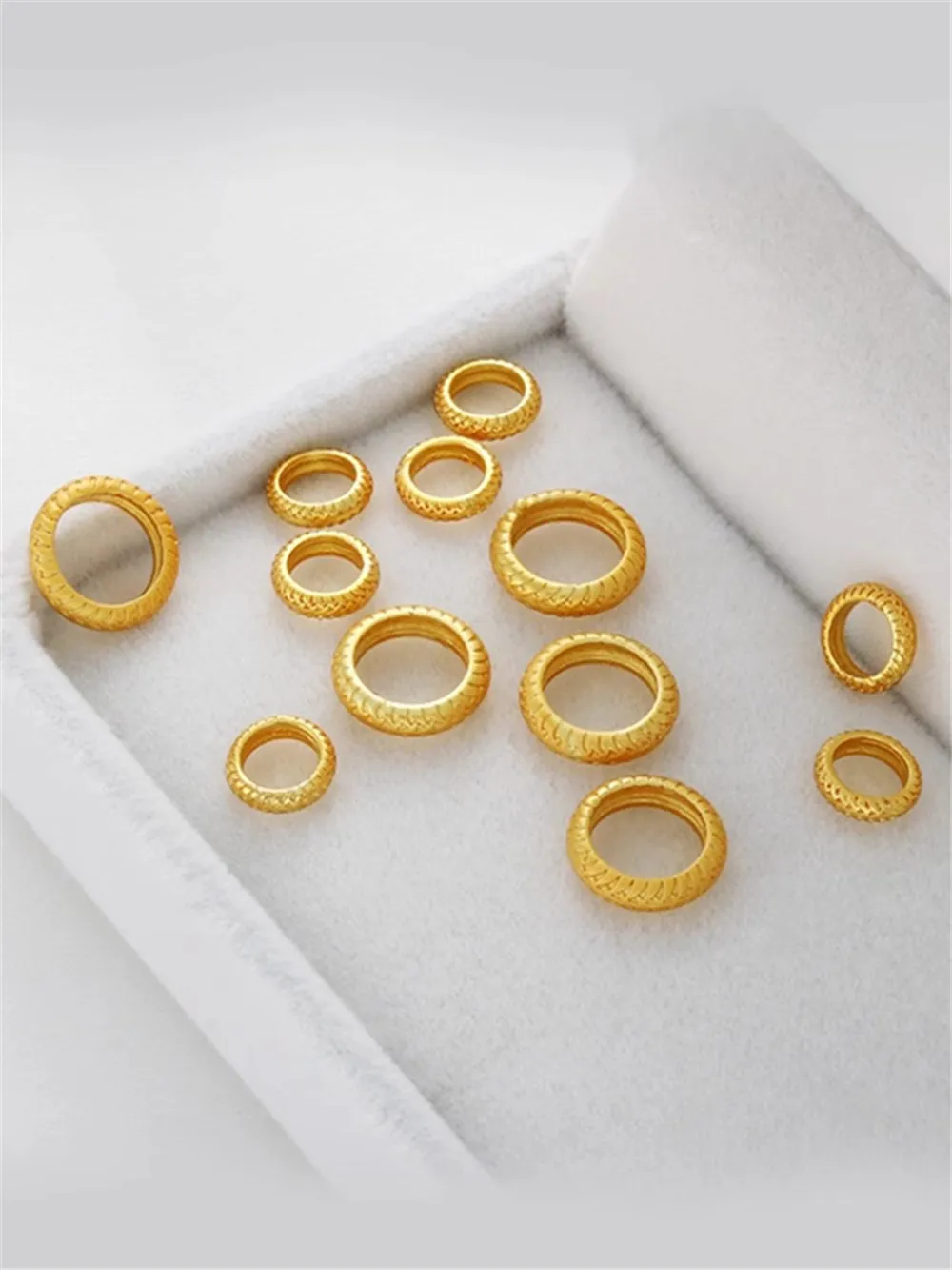 

18K Gold Bag ColorMatte Gold Tire Pattern Large Hole Closed Ring Running Ring Spacer DIY Bracelet Necklace Jewelry Accessories