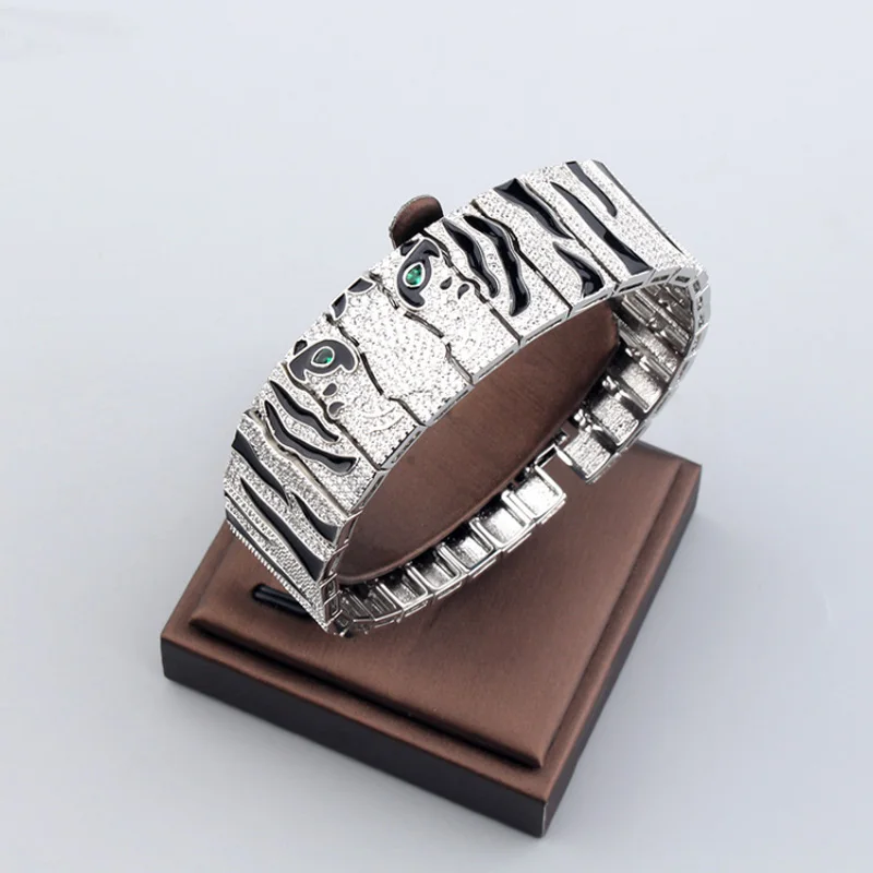 

Bobokiki Jewelry New Fashion Green-Eyed Tiger Titanium Steel Micro-Inlaid AAA Zircon Open palace Luxury Wide Bracelet