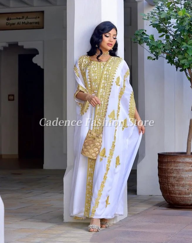 Customized  Traditional Women's Two Piece Gowns Arab Prom Dresses Luxury Gold Lace Appliques Dubai Evening Party Dresses