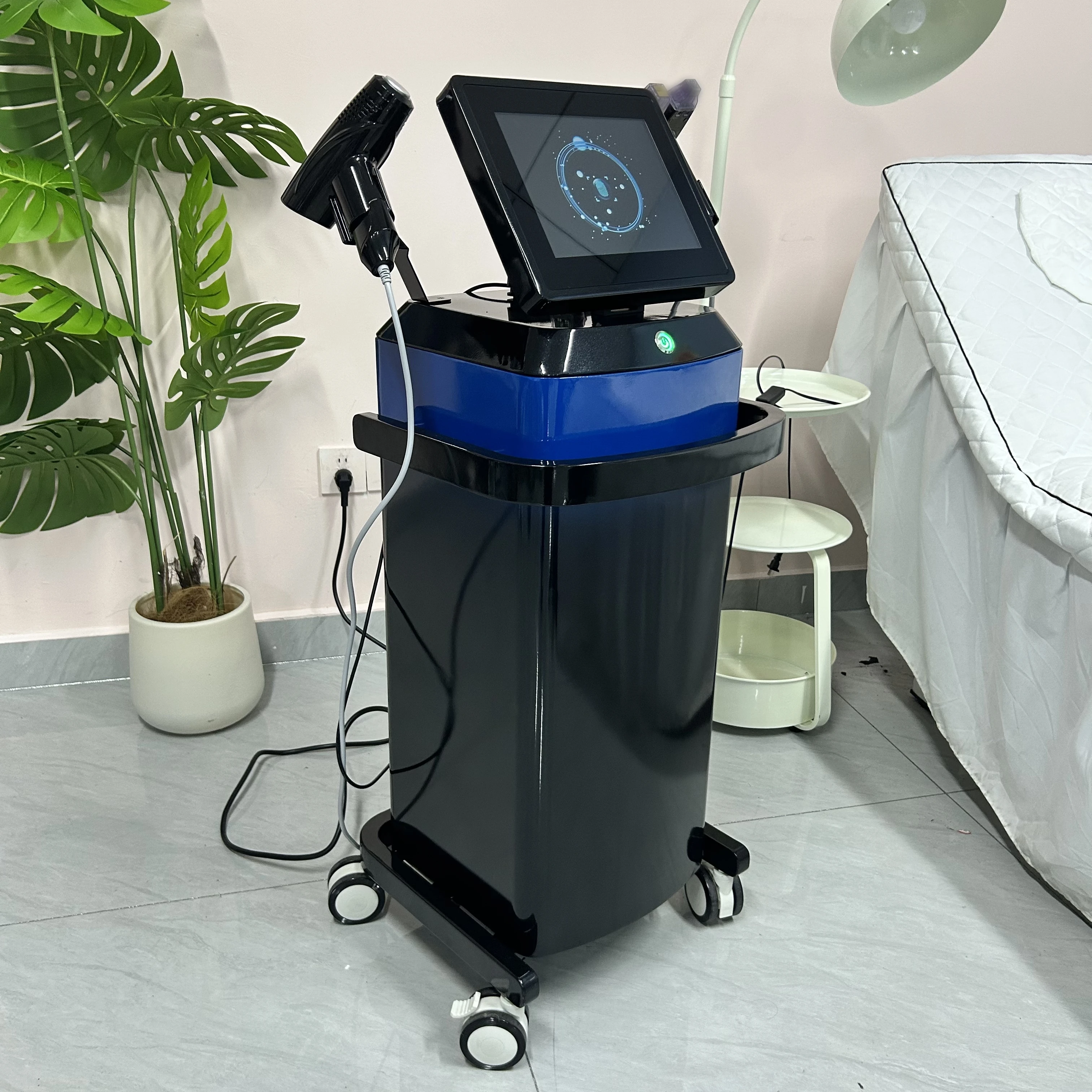 

Vertical Skin Management Device Professional Acne Removal and Pore Improvement Tool for Beauty Salons and Home Use