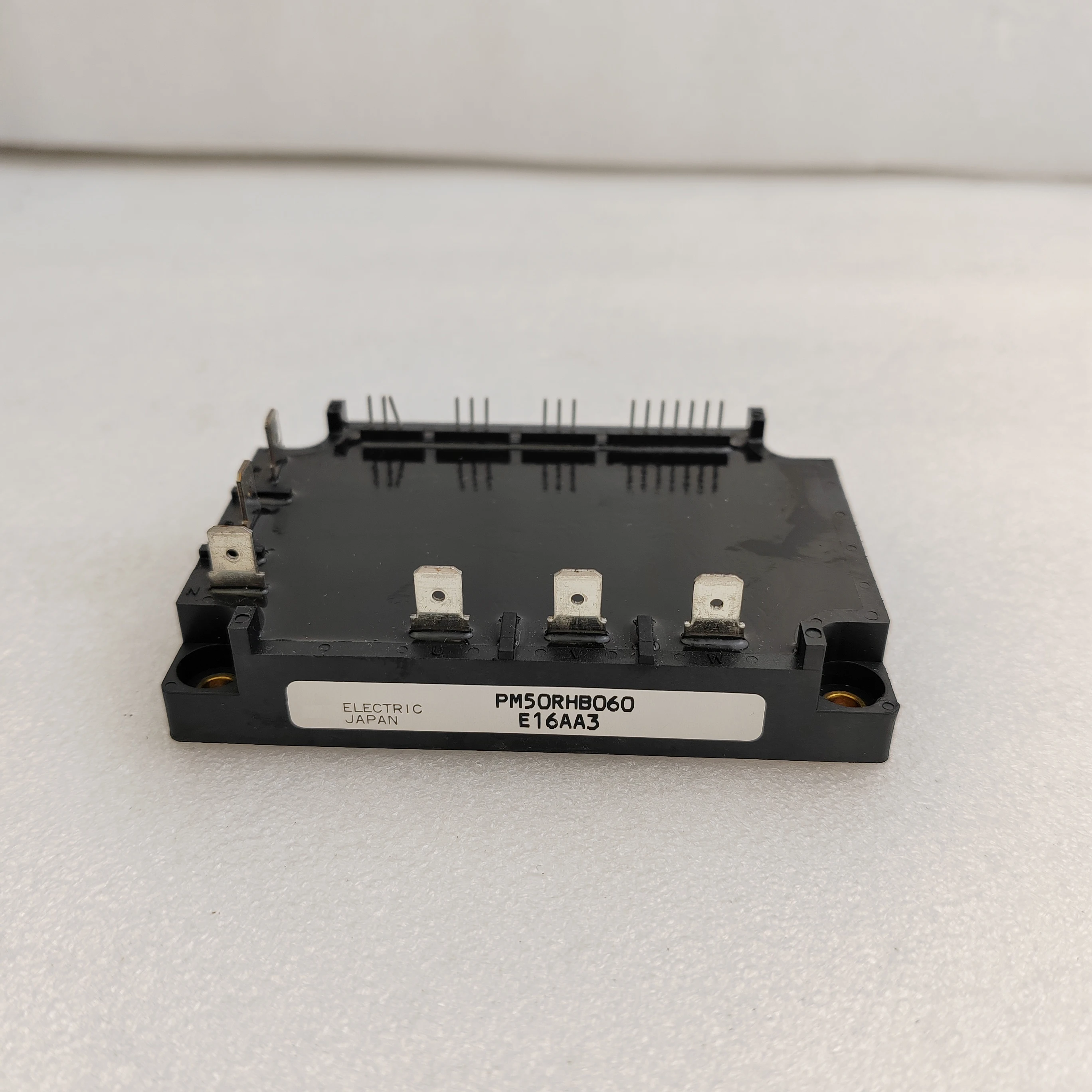 

PM200CBS060 200А/600В, модуль ipм В наличии Оригинал