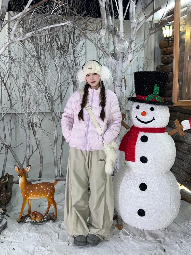 

Белое красивое американское ретро-пальто с фиолетовым декором на груди, женское зимнее теплое легкое свободное хлопковое пальто с воротником-стойкой